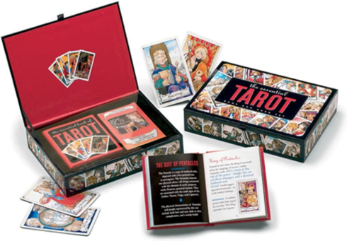 Bild på The Essential Tarot Book & Card Set