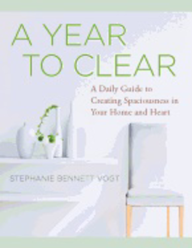 Bild på Year to clear - 365 lessons to create spaciousness in your home and heart